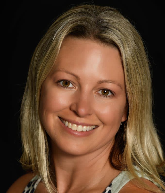 Dr. Danielle Baylis, Englewood Veterinarian